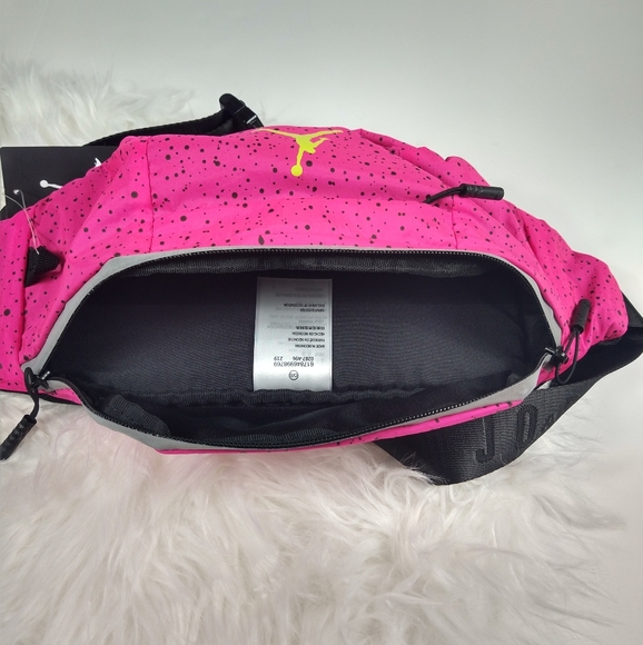 SOLD- Nike Poolside Cross Body Hip Pack - NWT - Picture 6 of 10